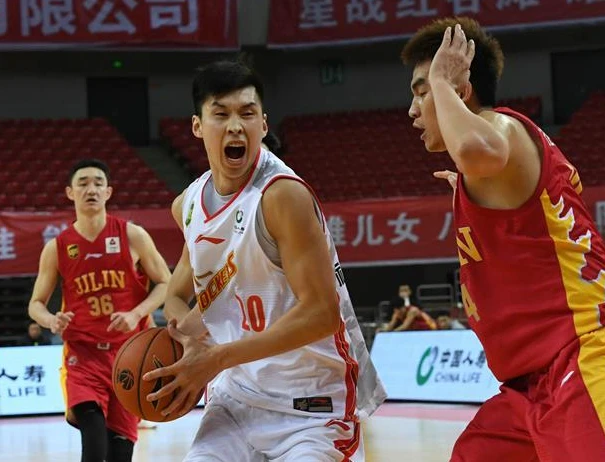 如何通过篮球训练提升自信心_2